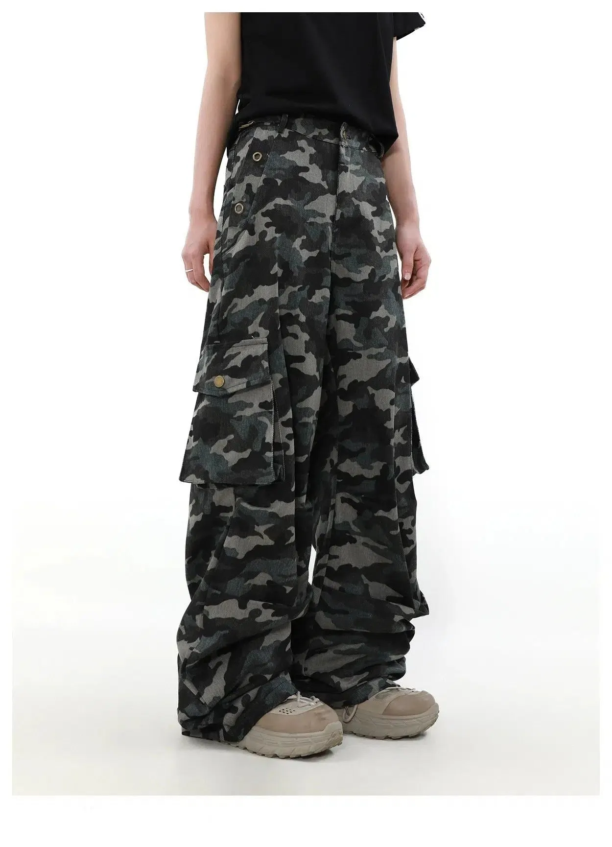 Camo Print Pocket Detail Cargo Pants