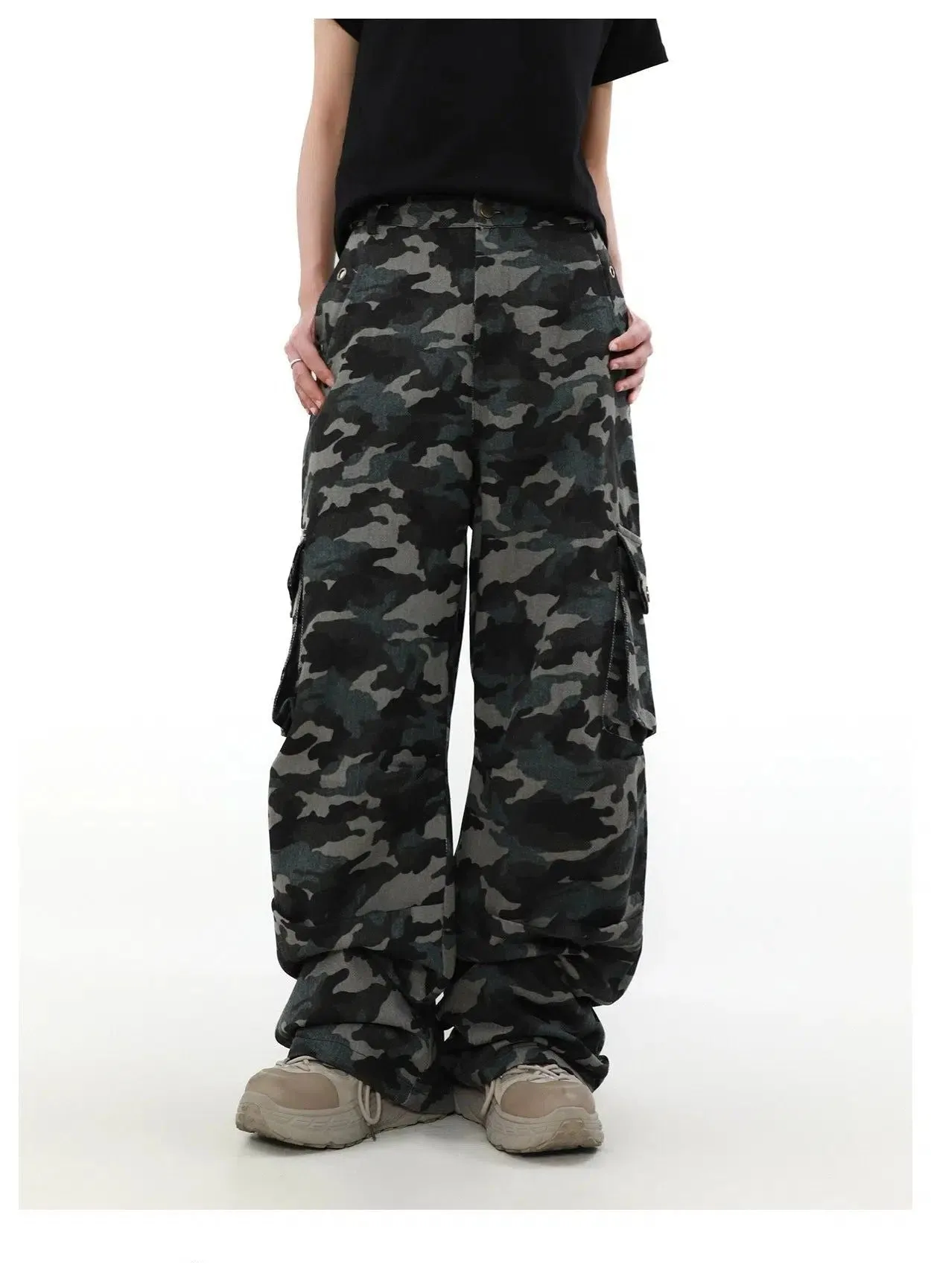 Camo Print Pocket Detail Cargo Pants