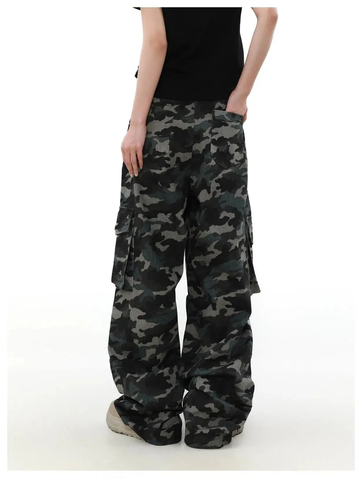 Camo Print Pocket Detail Cargo Pants