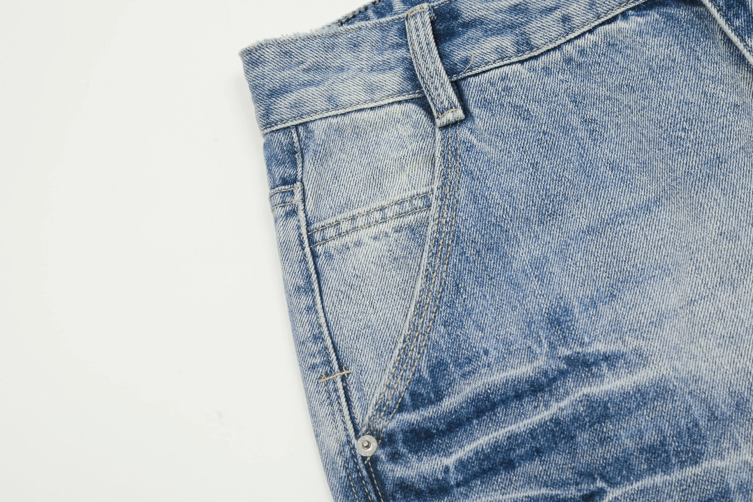 Light Wash | Relaxed Denim Jeans