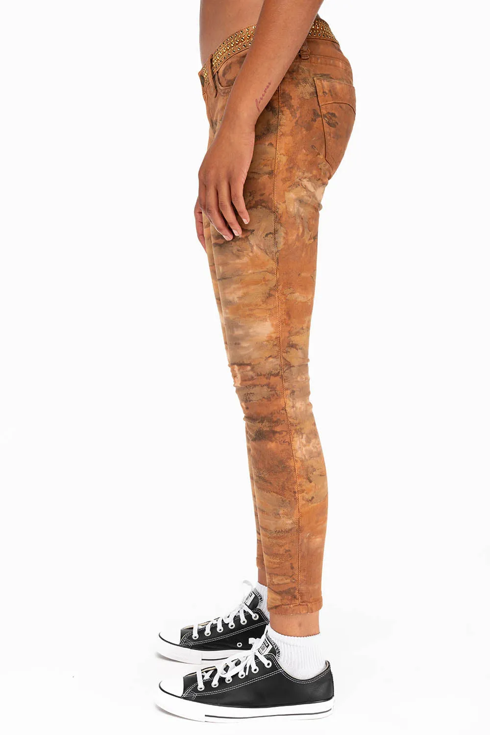 LOW WAISTED SKINNY JEANS IN MUD BROWN WITH STUDS AND SW