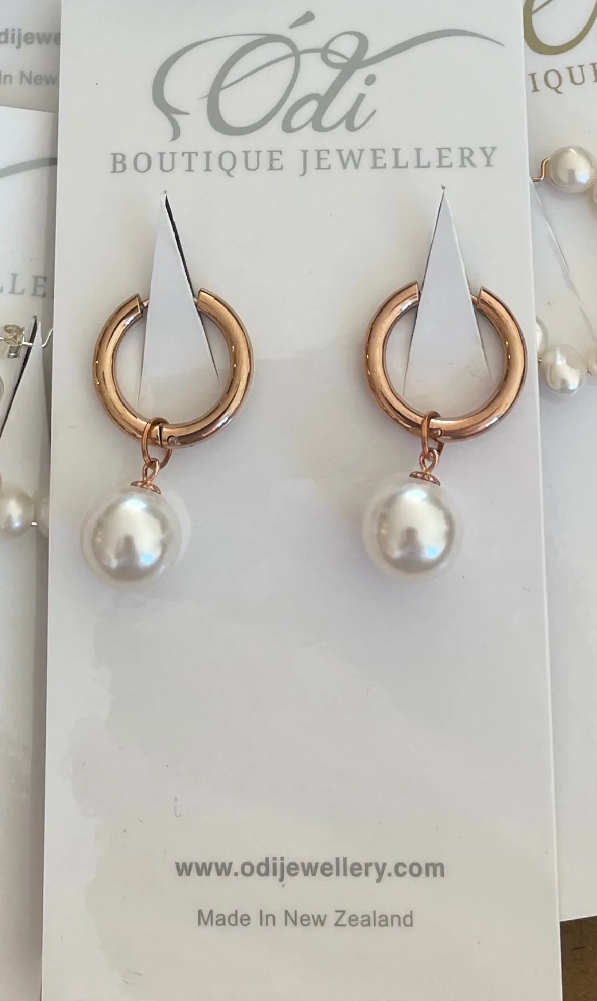 Pearl Rounds on Hoops- Your choice of colour