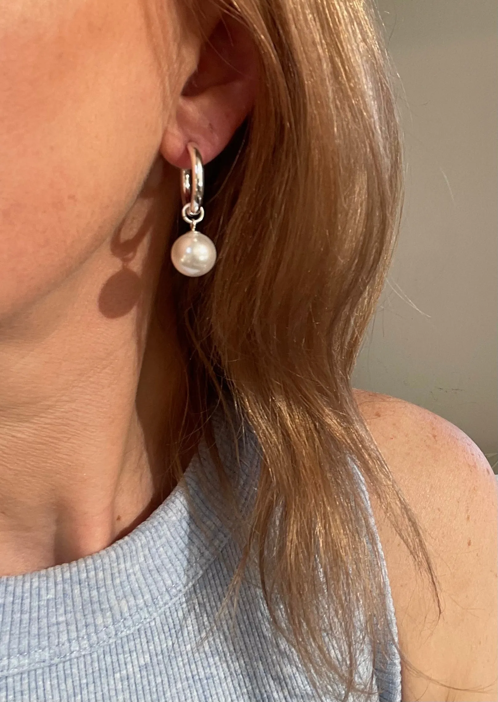 Pearl Rounds on Hoops- Your choice of colour