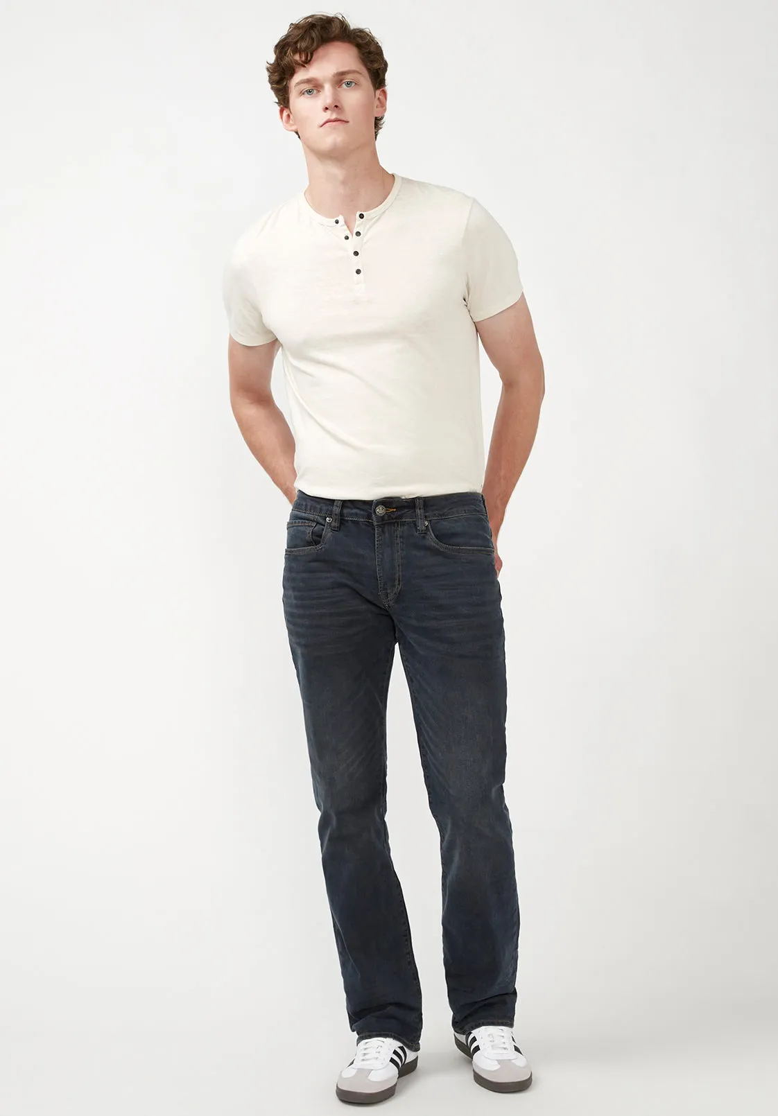 Relaxed Straight Driven Men's Jeans in Crinkled and Sanded Dark Blue - BM22639